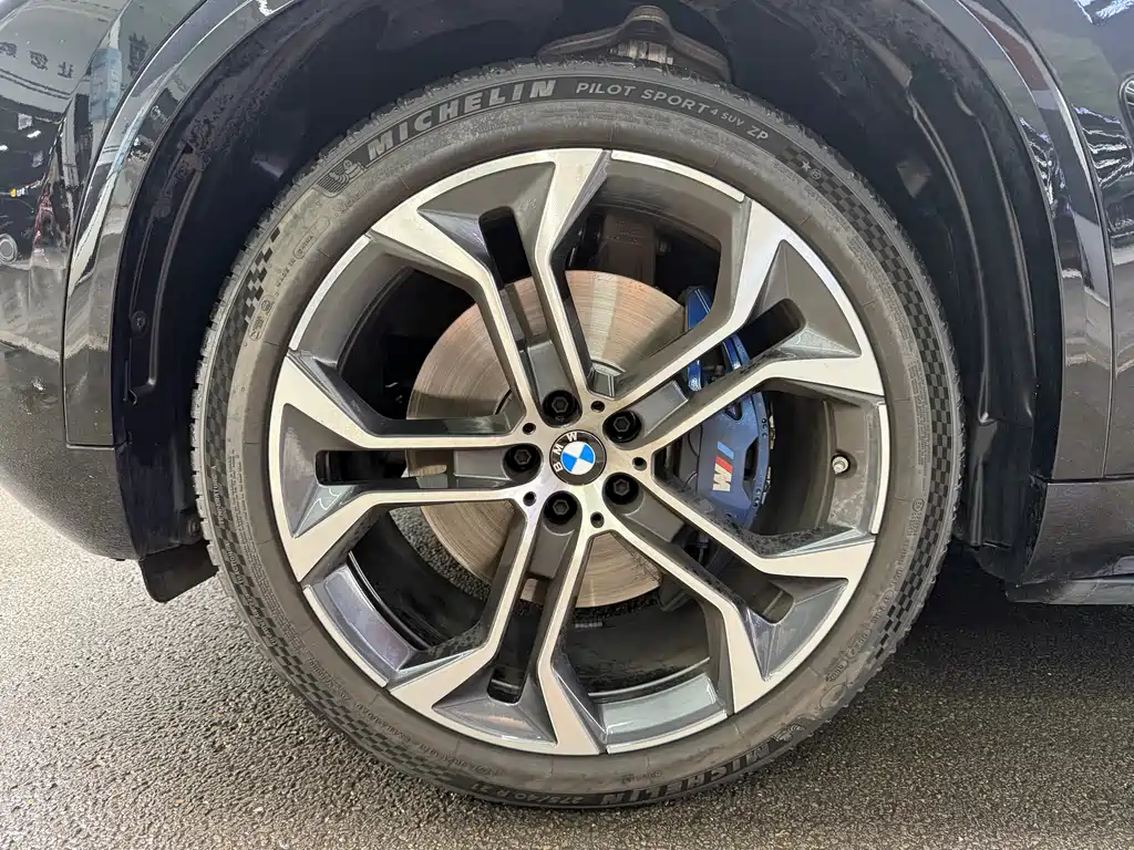 BMW X5 2026 xDrive 40Li M Sport