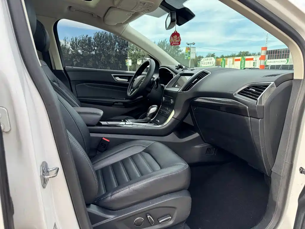 Ford Edge — миниатюра 23