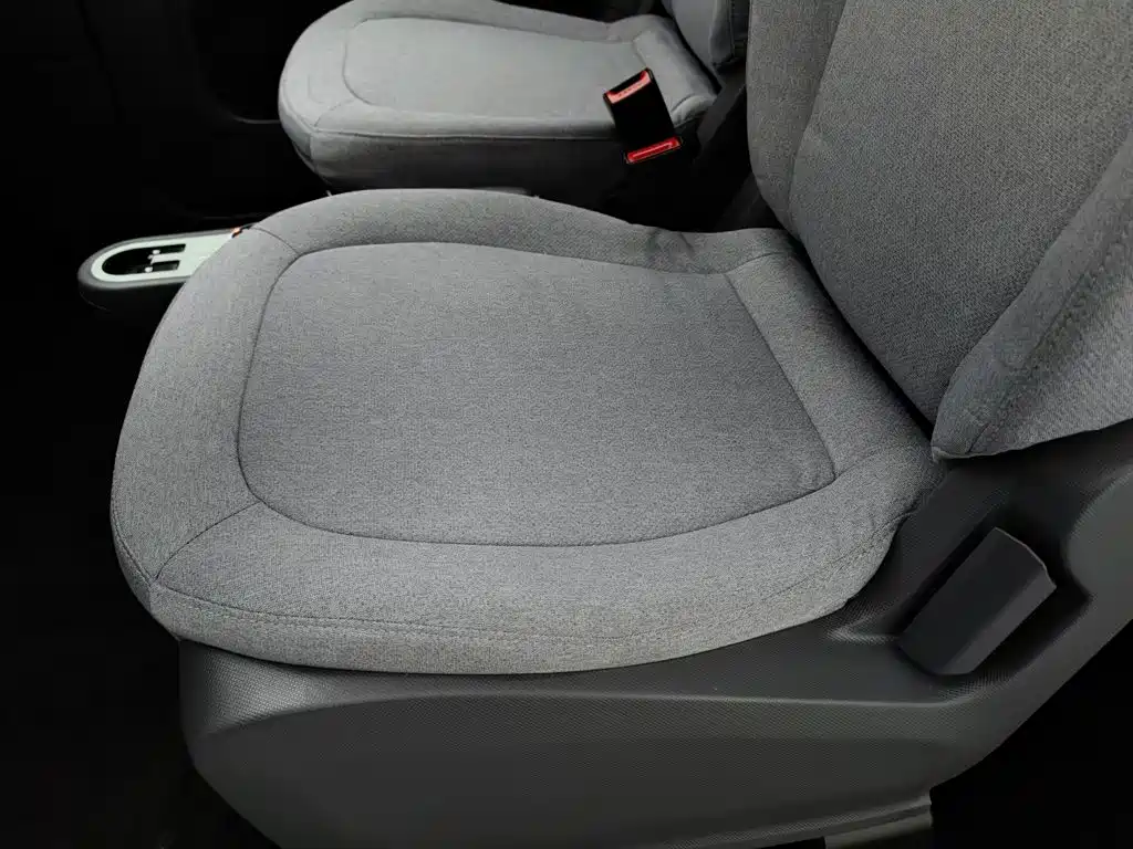 Wuling MINIEV — миниатюра 20