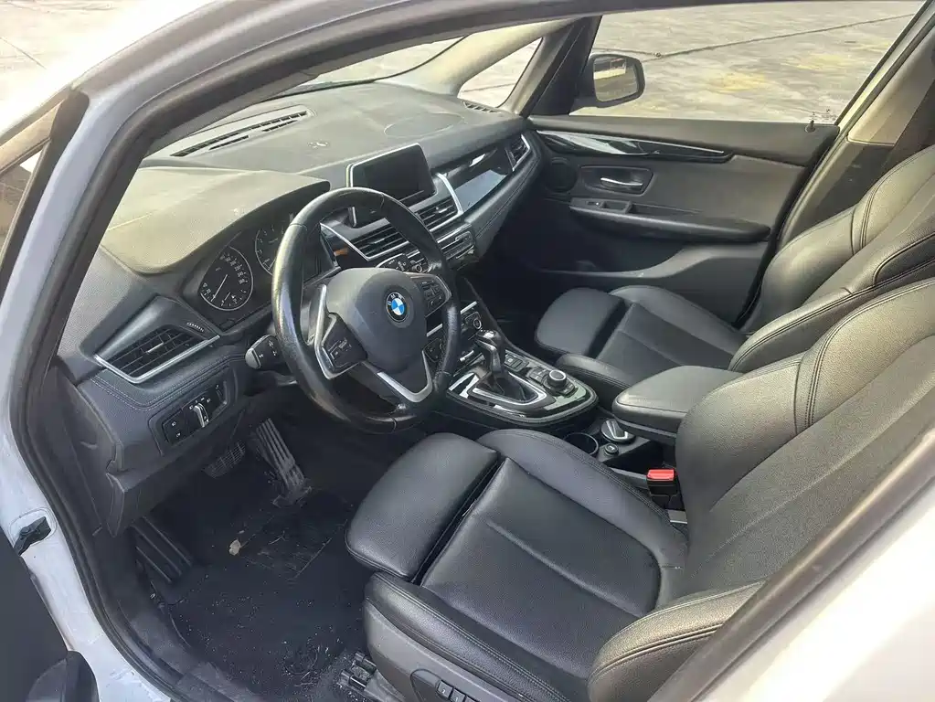 BMW 2 Series Active Tourer — миниатюра 6