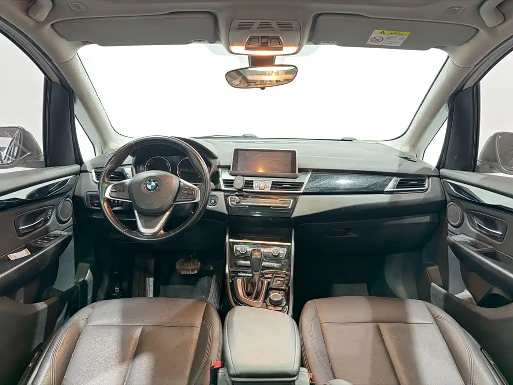 BMW 2 Series Active Tourer — миниатюра 10