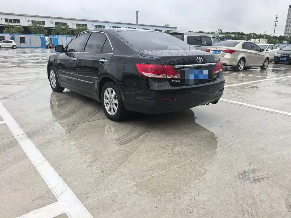 Toyota Camry — миниатюра 7