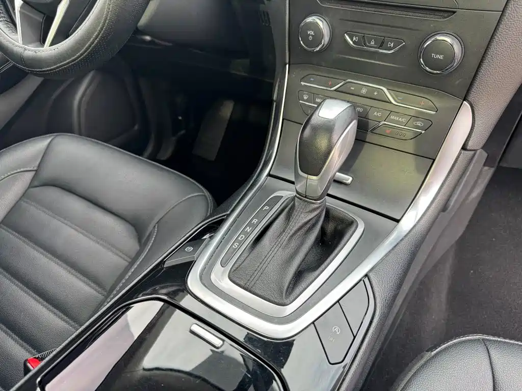 Ford Edge — миниатюра 32