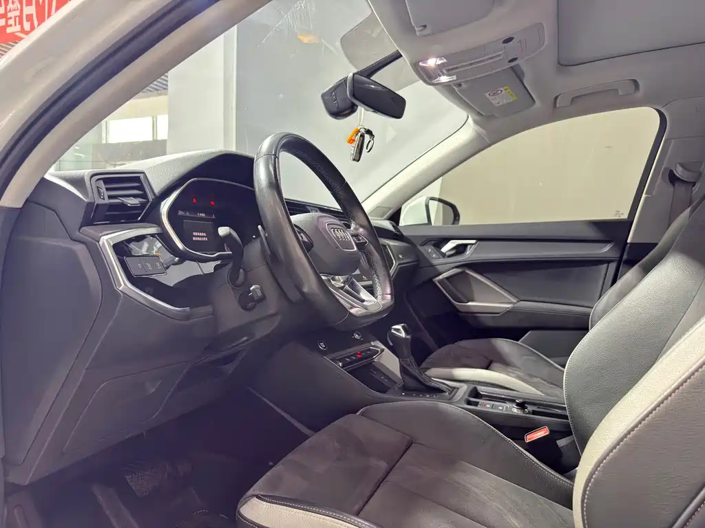 Audi Q3 — миниатюра 10