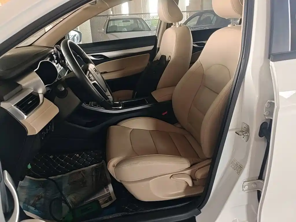 Geely Emgrand — миниатюра 15