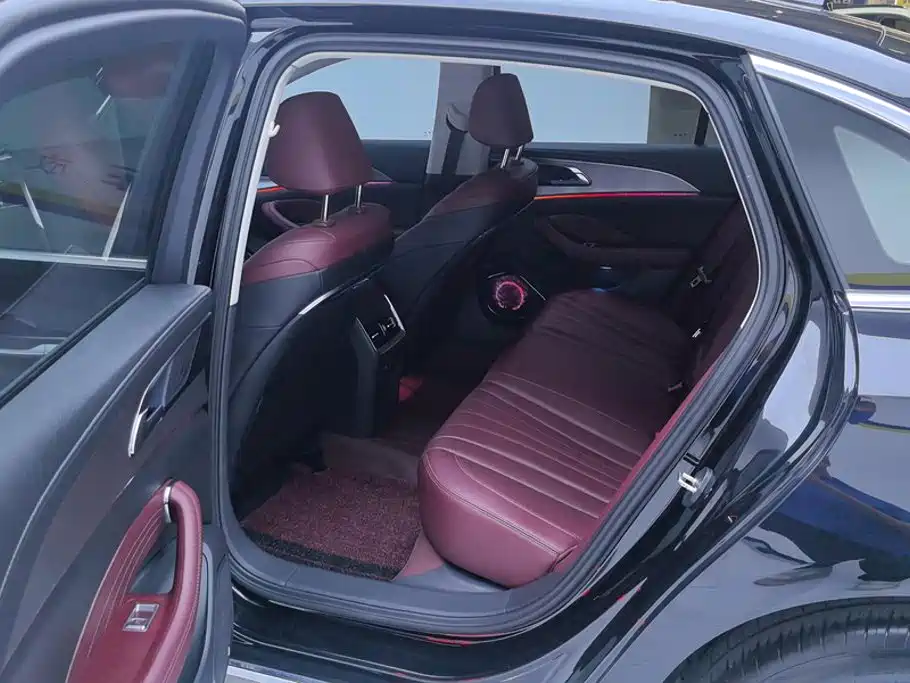 Hongqi Hongqi H5 — миниатюра 11