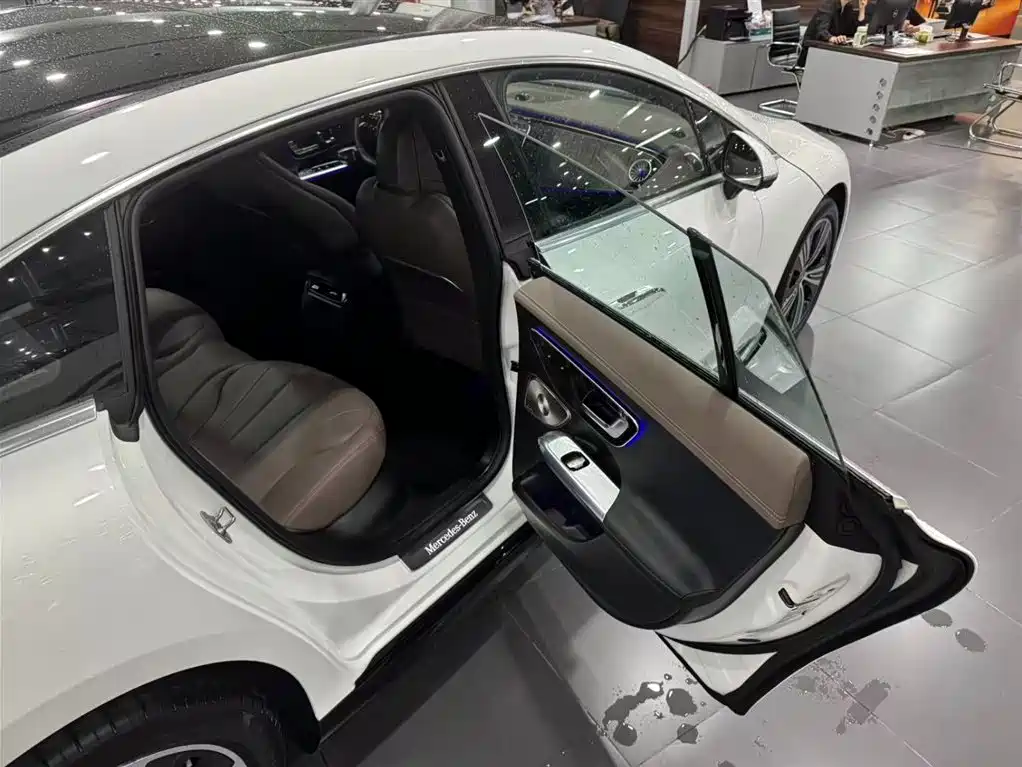 Mercedes-Benz EQE — миниатюра 18