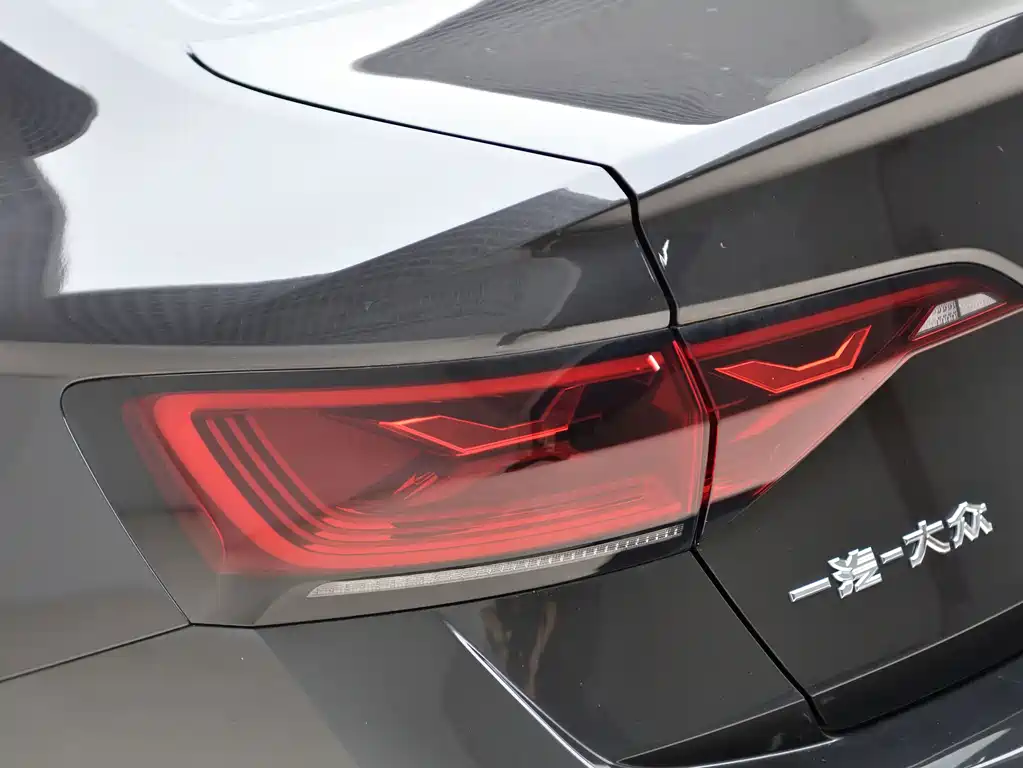 Volkswagen Sagitar — миниатюра 20