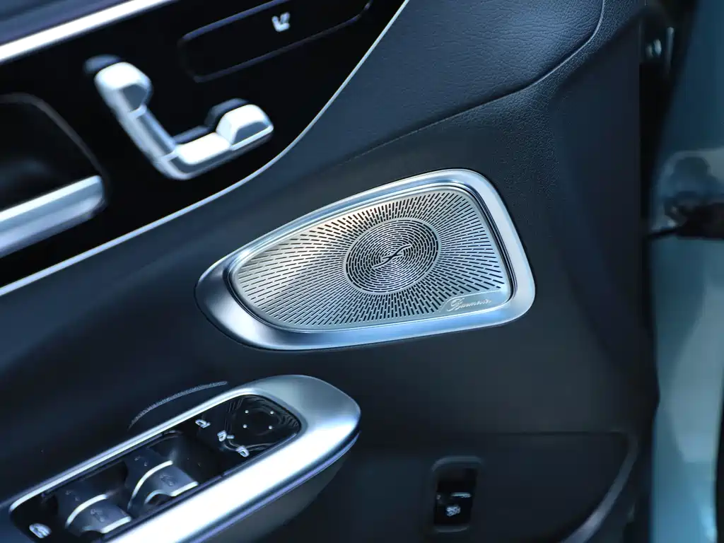 Mercedes-Benz C-Class — миниатюра 7