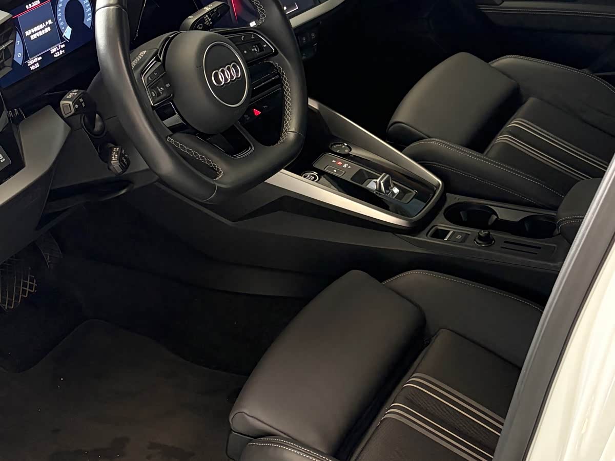 Audi A3 1.4 л 2024 г. Белый, пробег 25000 км