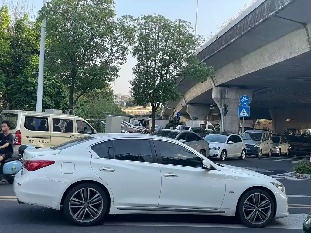 Infiniti Q50L — миниатюра 4