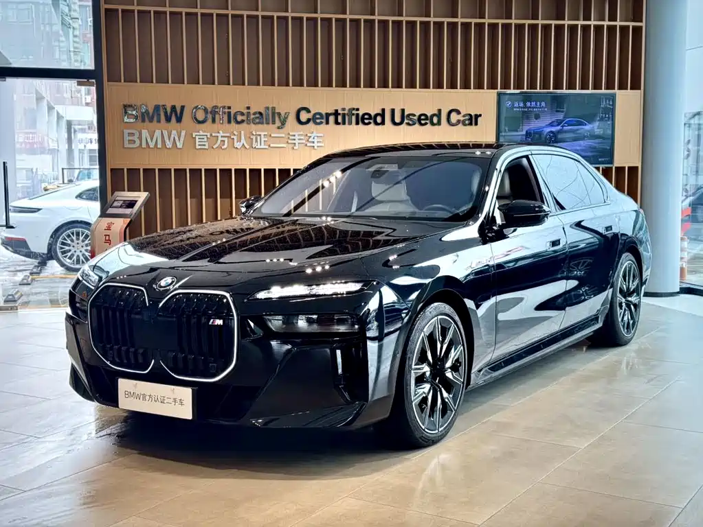 BMW i7 M70L 2025
