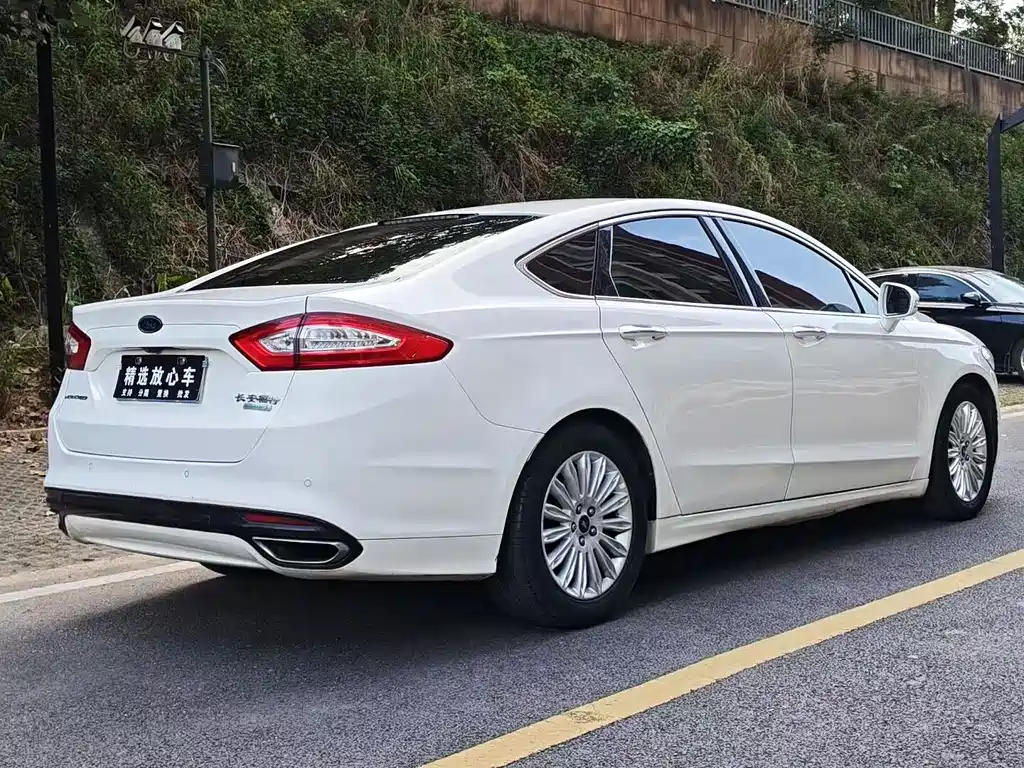 Ford Mondeo — миниатюра 7