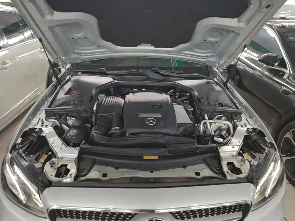 Mercedes-Benz E-Class (Import) — миниатюра 20