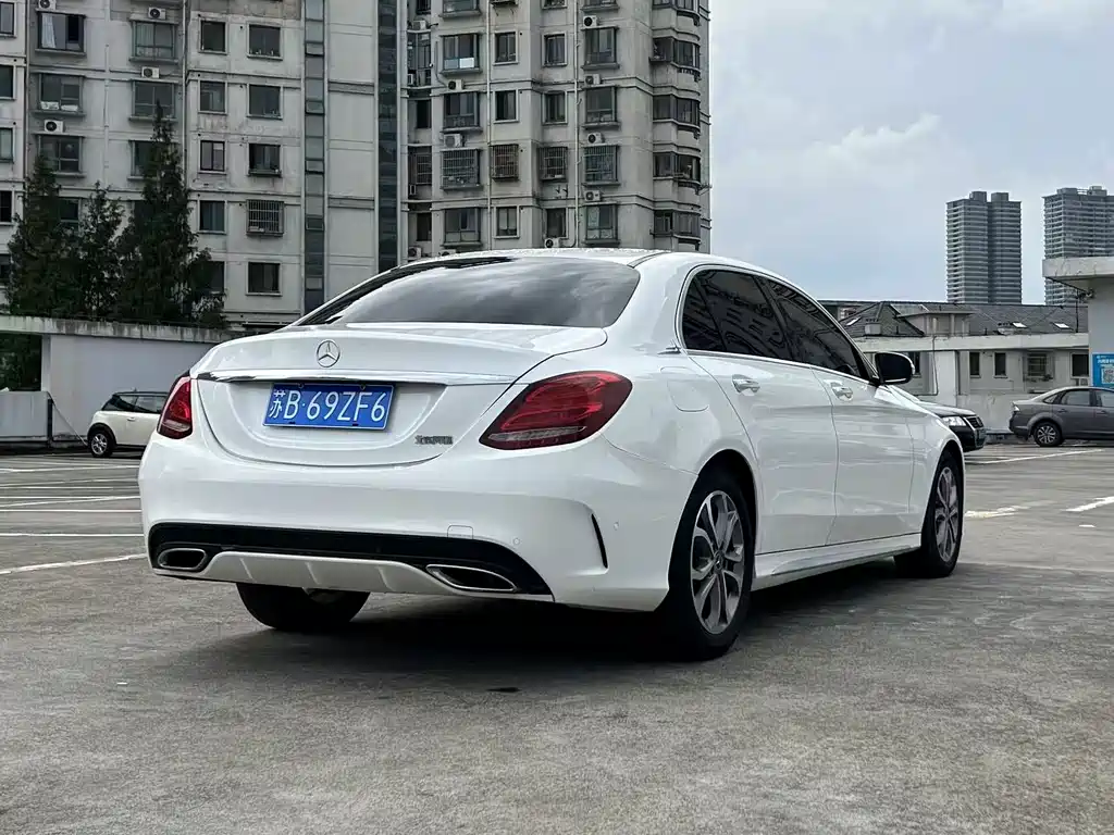 Mercedes-Benz C-Class — миниатюра 8