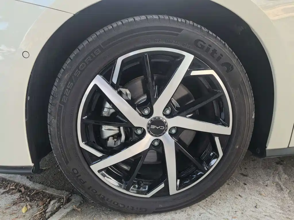 BYD Seal 07 DM-i — миниатюра 2