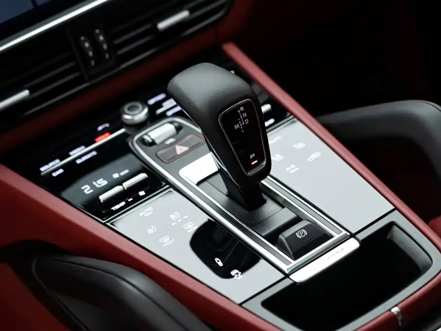 Porsche Cayenne — миниатюра 17