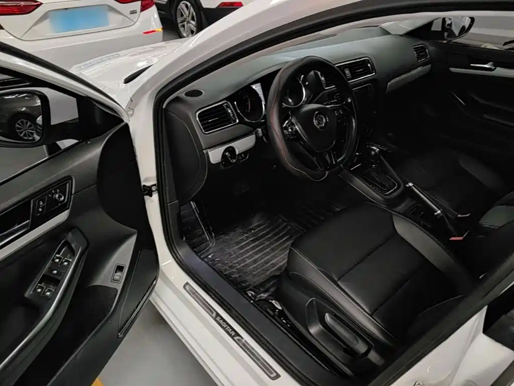 Volkswagen Sagitar — миниатюра 16