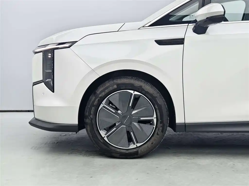 SAIC MAXUS EVERYONE 7