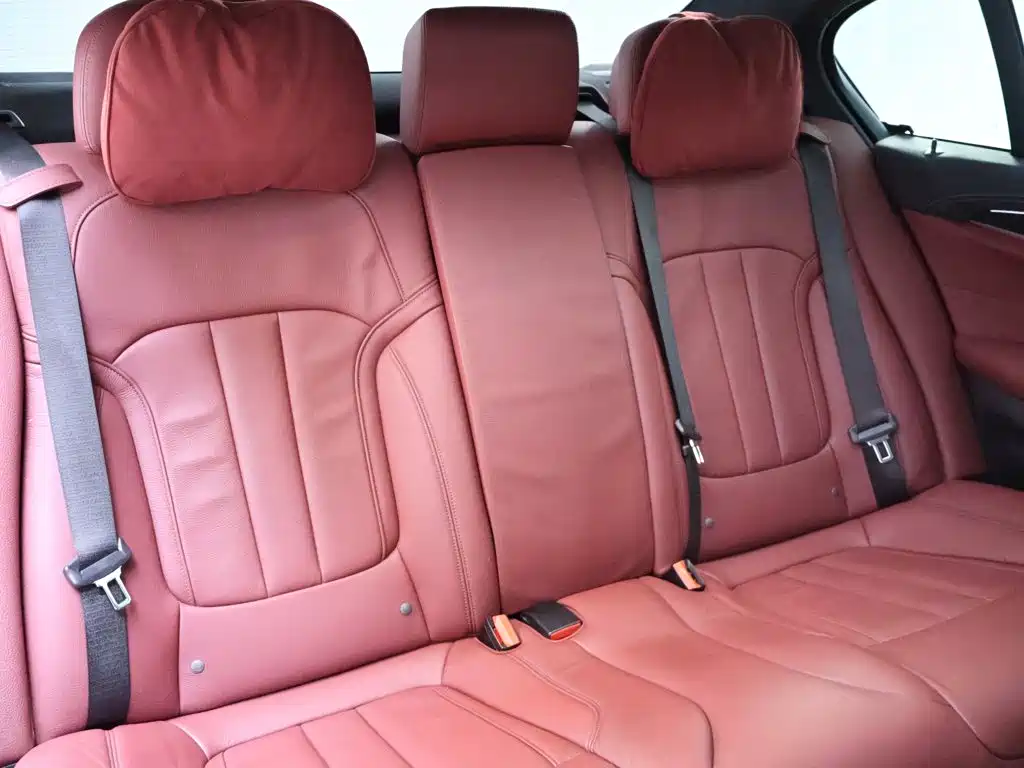 BMW 5 Series — миниатюра 23