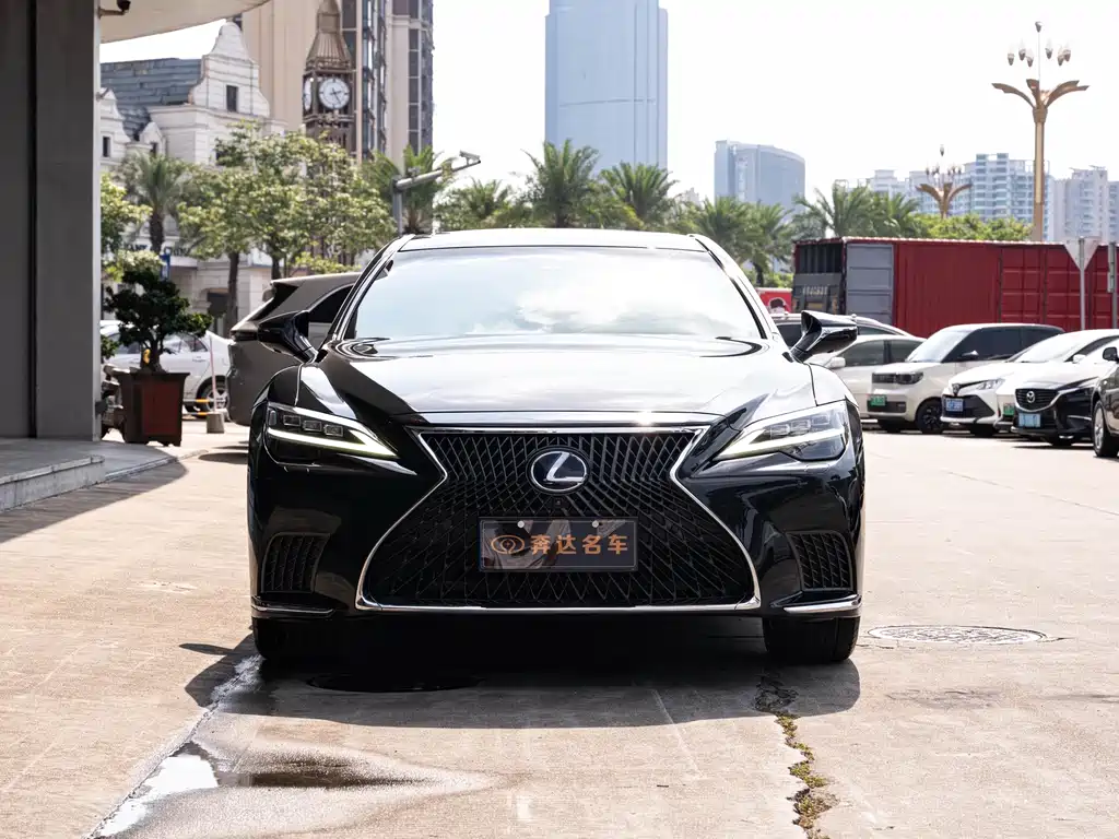Lexus LS — миниатюра 2