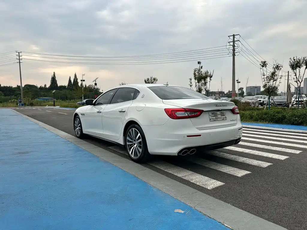 Maserati Quattroporte — миниатюра 7