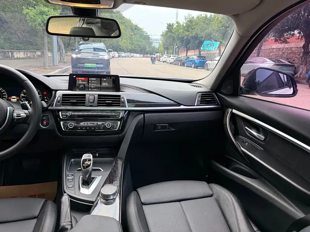 BMW 3 Series — миниатюра 18