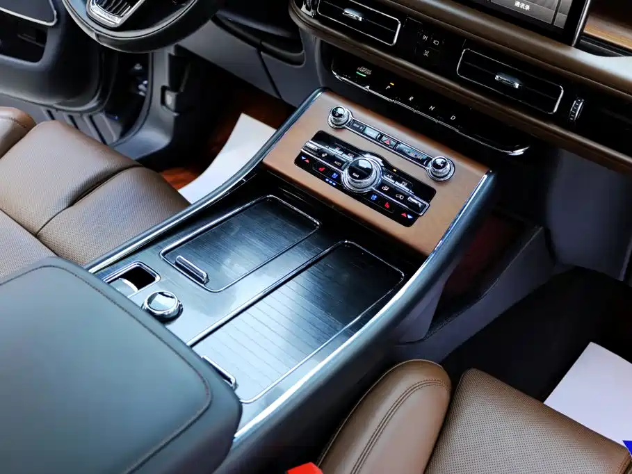 Lincoln Aviator — миниатюра 21