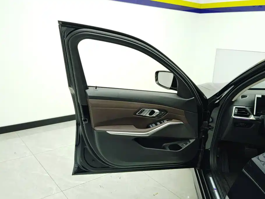 BMW 3 Series — миниатюра 7