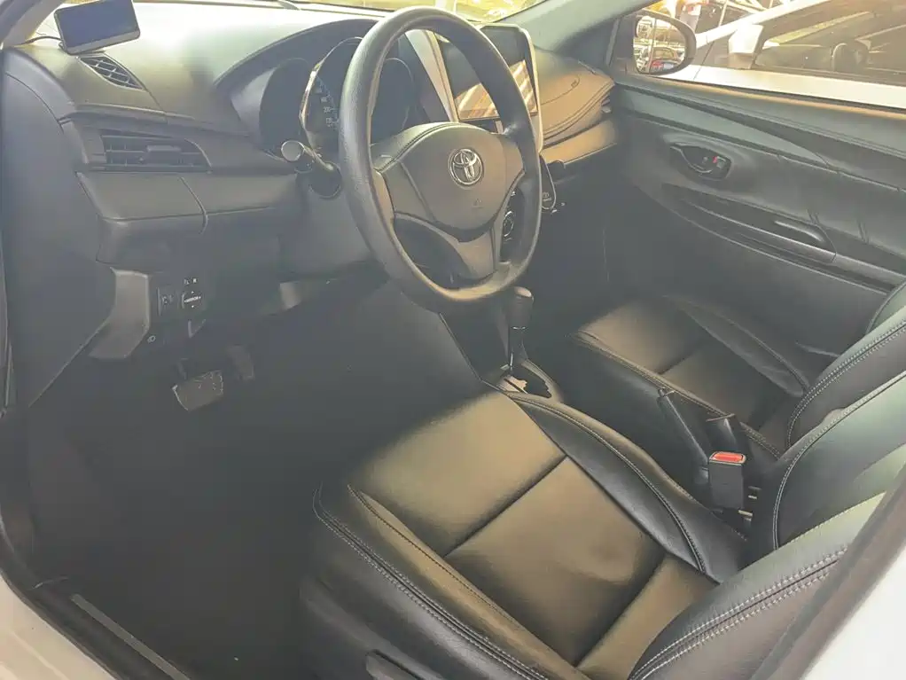 Toyota Yaris L — миниатюра 11