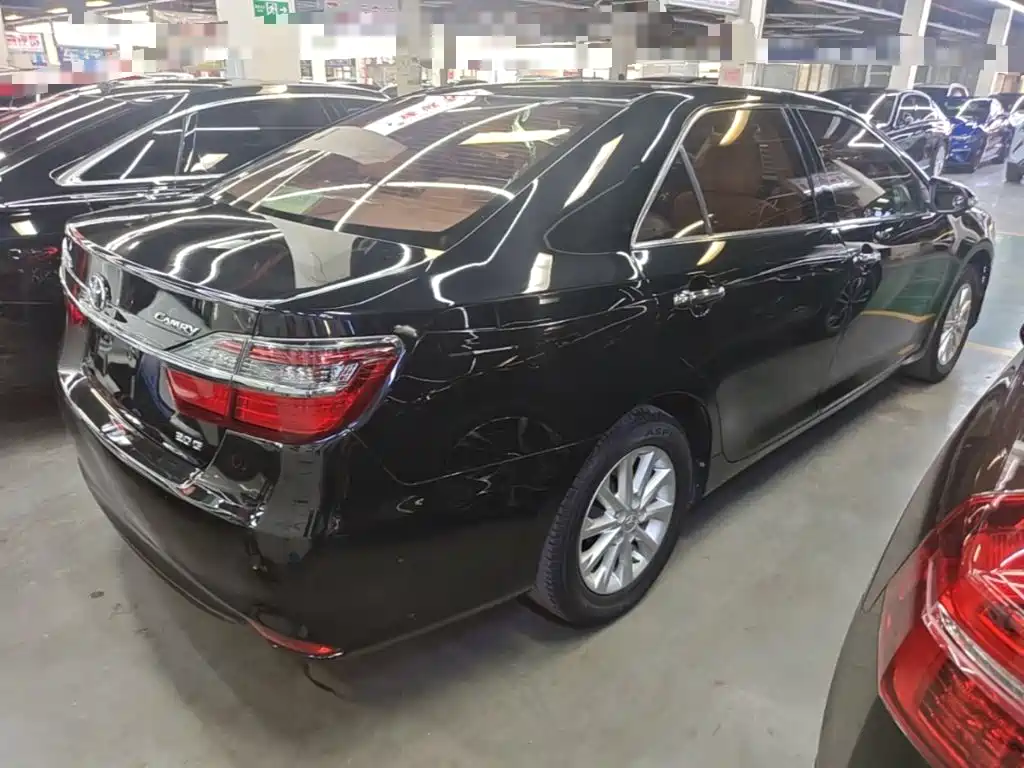 Toyota Camry — миниатюра 7