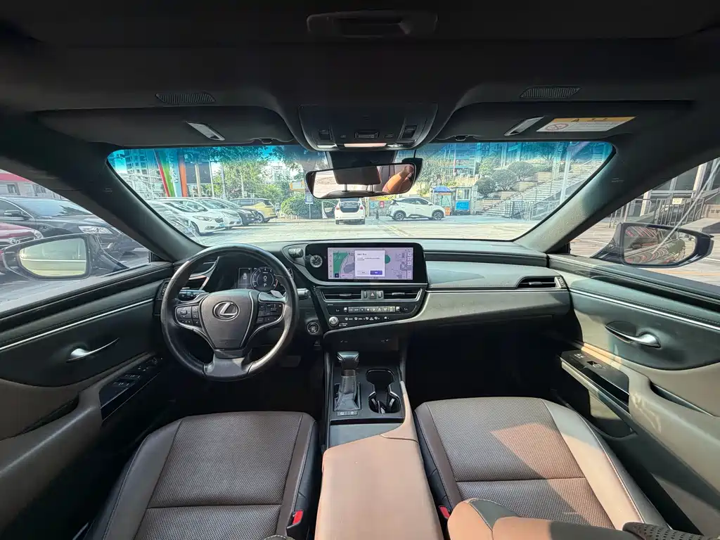 Lexus ES — миниатюра 6