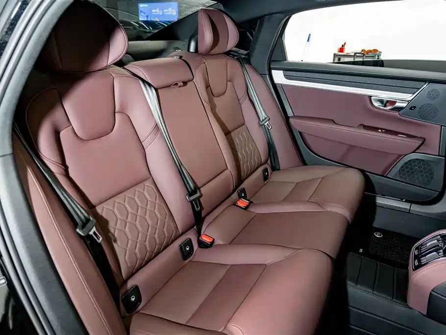 Volvo S90 — миниатюра 23