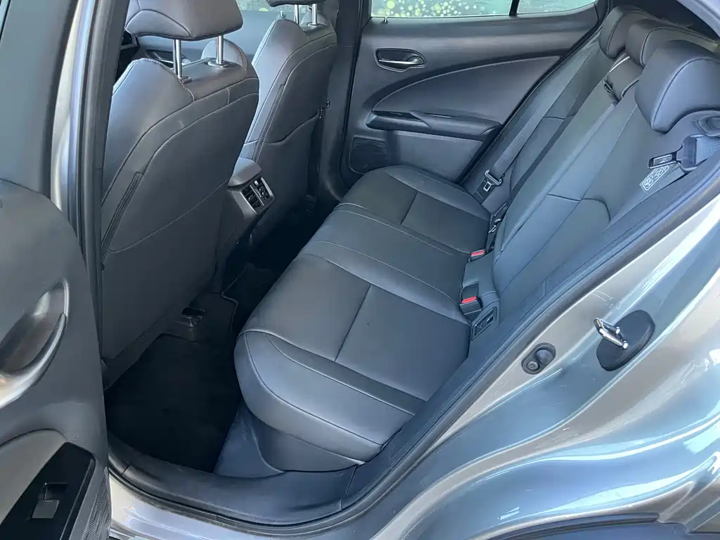 Lexus UX — миниатюра 10