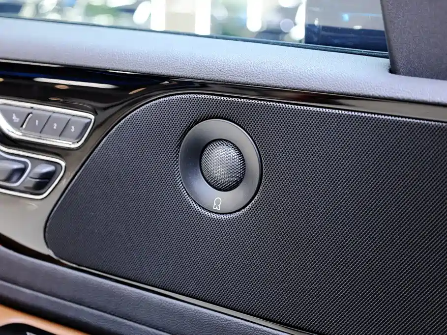 Lincoln Aviator — миниатюра 25