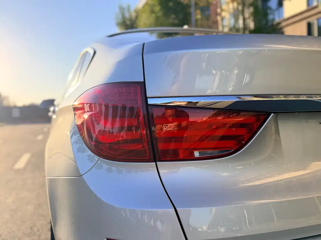 BMW 5 Series GT — миниатюра 24