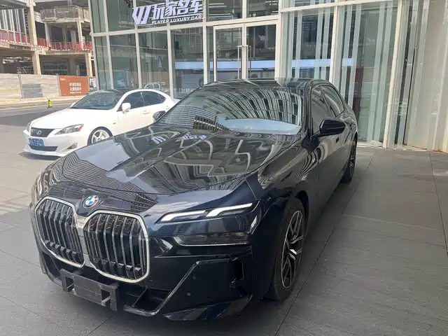 BMW 7 SERIES