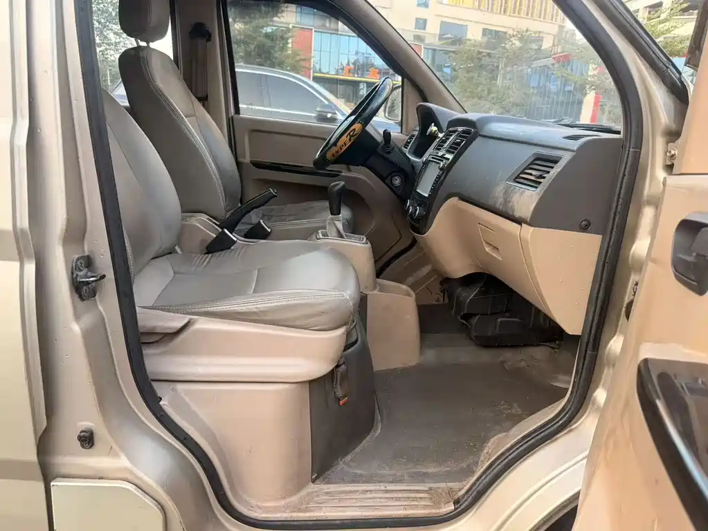 Wuling Rongguang — миниатюра 19