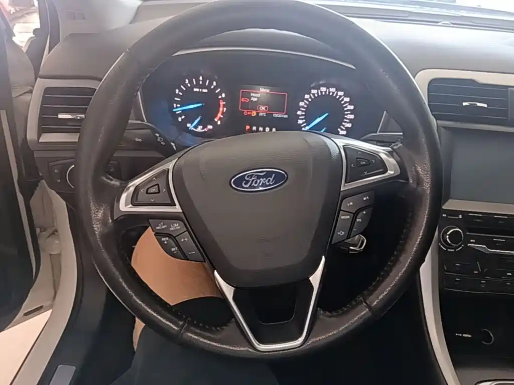 Ford Mondeo — миниатюра 11