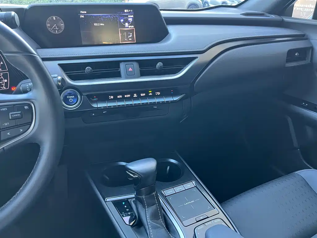 Lexus UX — миниатюра 15