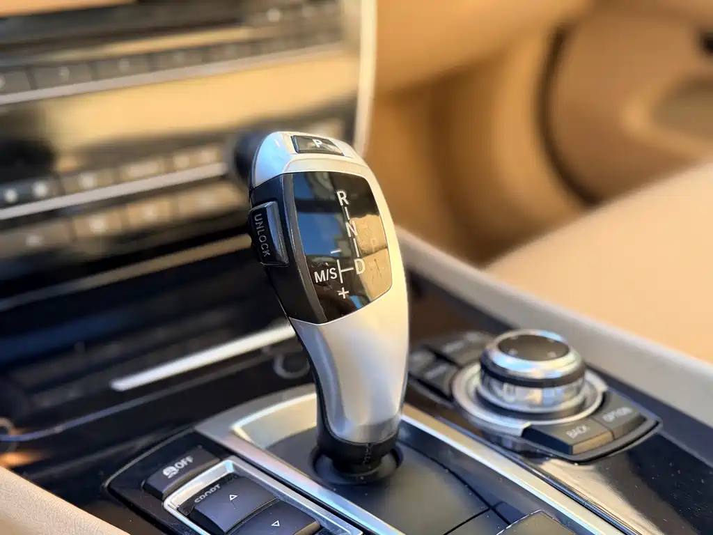 BMW 5 Series GT — миниатюра 12