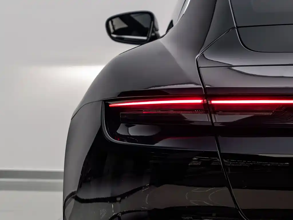 Porsche Taycan — миниатюра 10