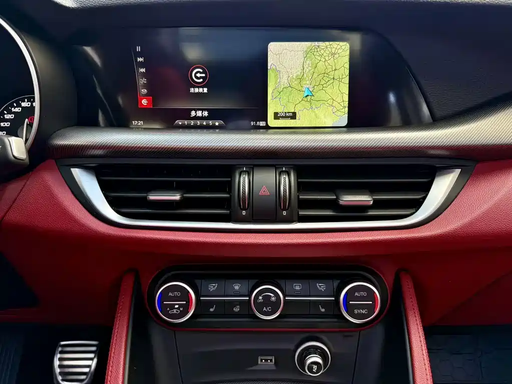 Alfa Romeo Stelvio — миниатюра 11