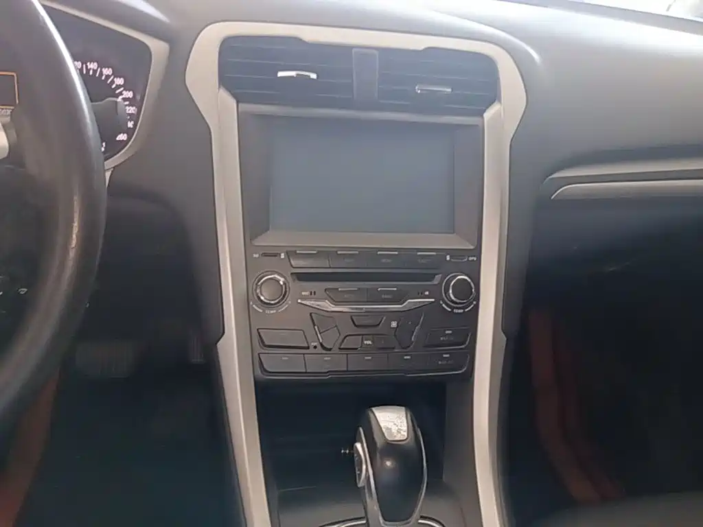 Ford Mondeo — миниатюра 13