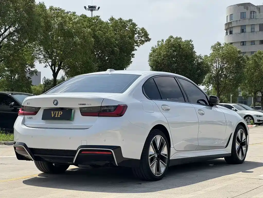 BMW i3 2025 eDrive 40 L