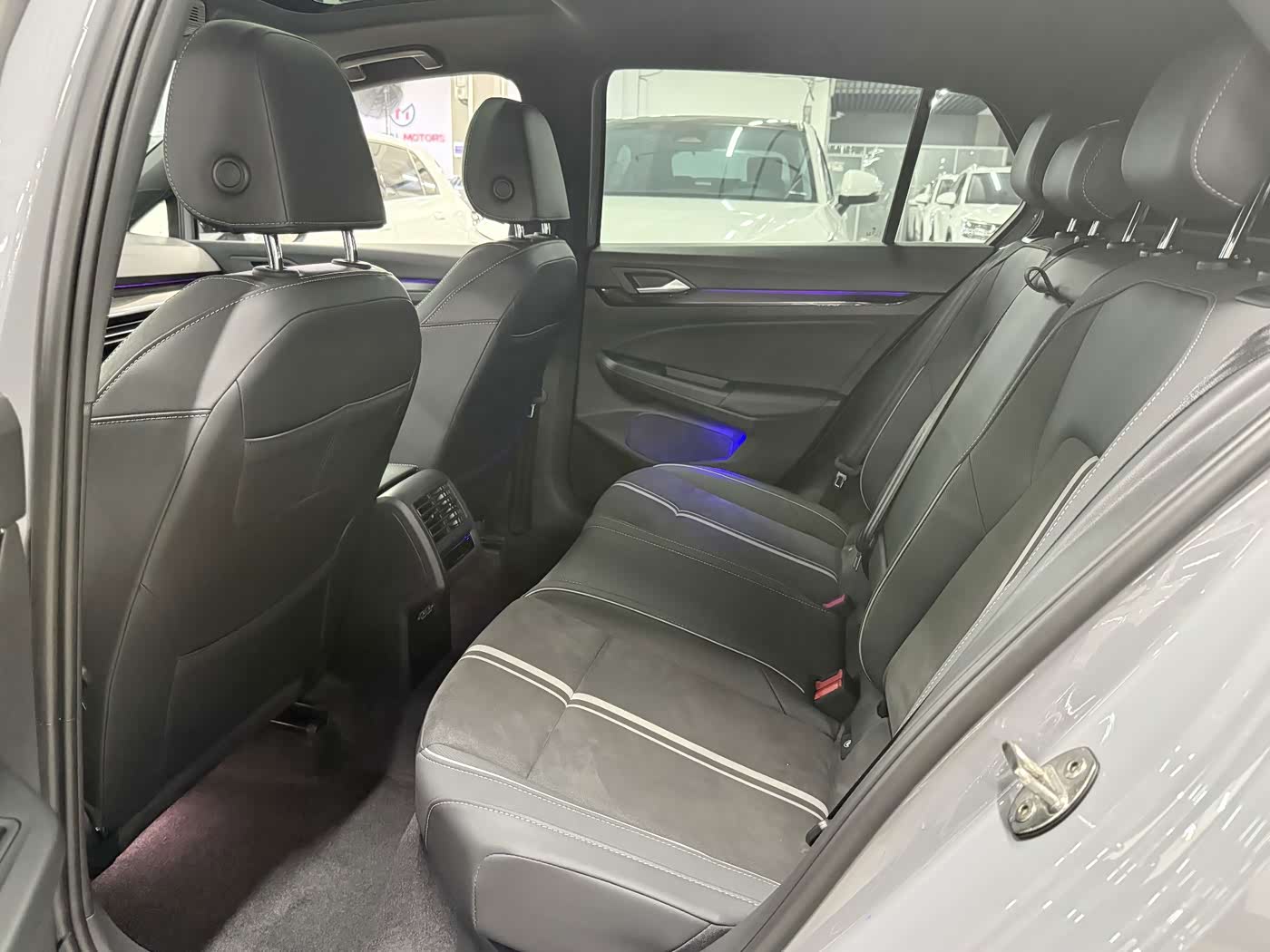 Volkswagen Golf 1.4 л 2022 г. Голубой, пробег 33000 км