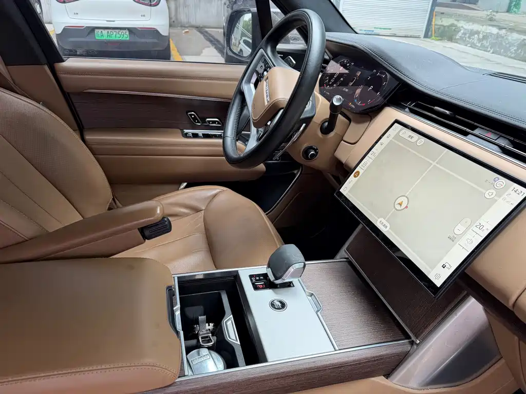 Land Rover Range Rover — миниатюра 14