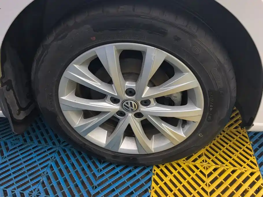 Volkswagen Lavida — миниатюра 6
