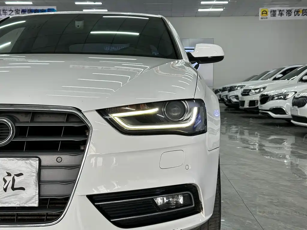 Audi A4L 2015 35 TFSI AT Comfort