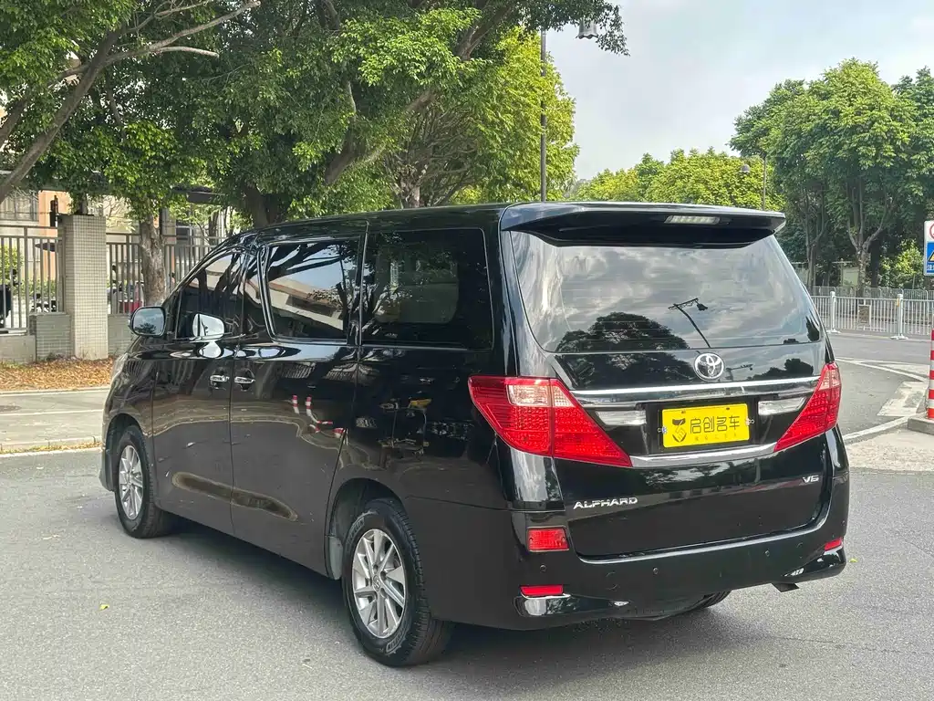 Toyota Alphard 2012 3.5L Luxury